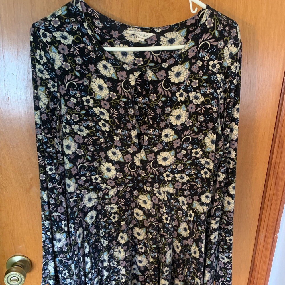 American eagle peekaboo dress flared sleeves